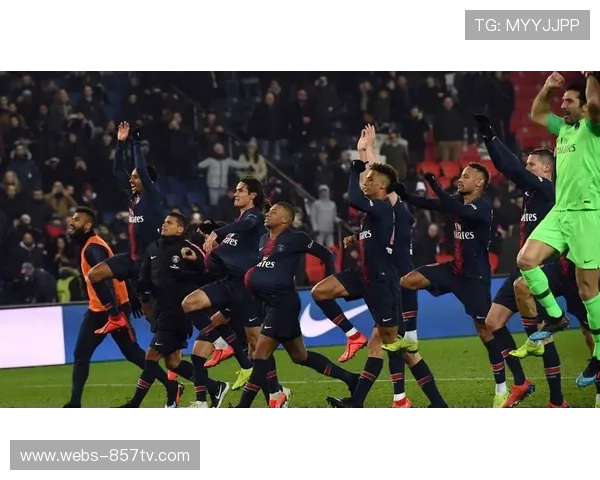 巴黎圣日耳曼力争胜斯特拉斯堡，法甲榜首争夺悬念引人关注