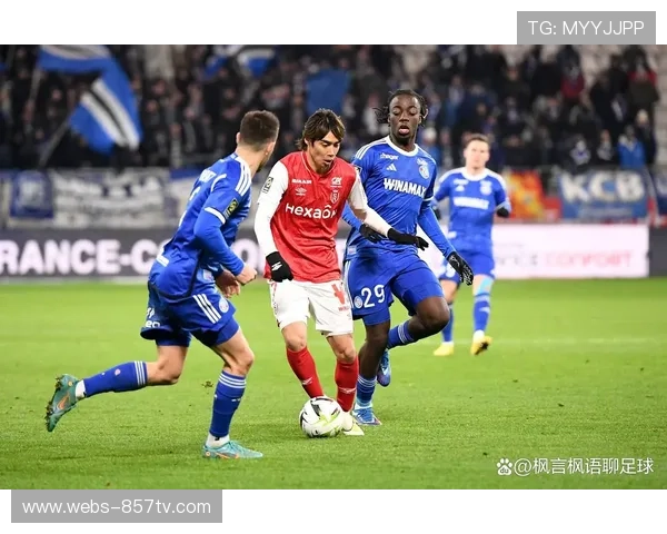 朗斯对阵斯特拉斯堡，积分榜卡位战一触即发